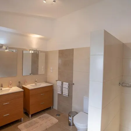 Villa Carosim - Quiet Location, Close To Beach, Private *